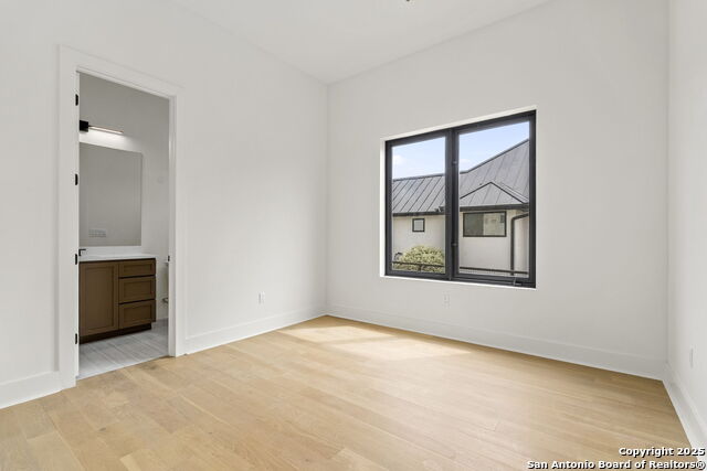 Image 18 of 29 For 9847 Midsomer Pl