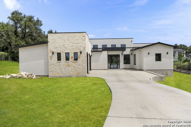 Image 2 of 29 For 9847 Midsomer Pl