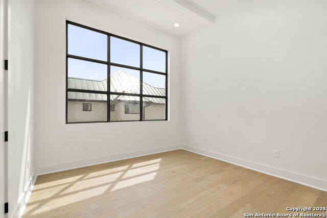 Image 21 of 29 For 9847 Midsomer Pl