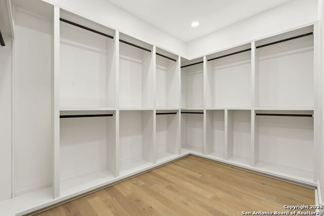 Image 25 of 29 For 9847 Midsomer Pl