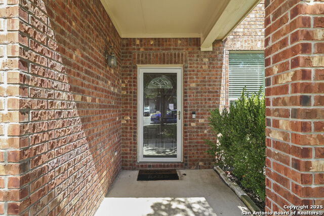 Image 4 of 36 For 922 Spello Cir