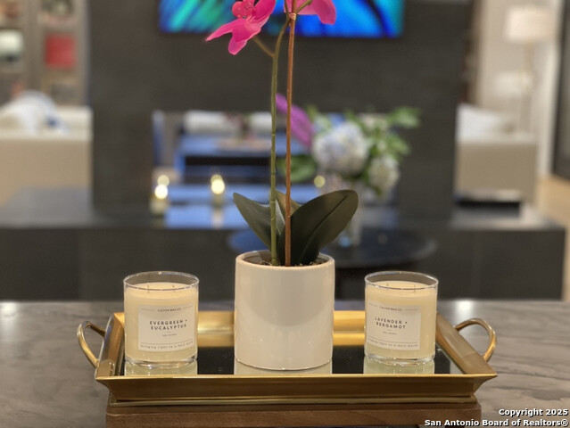 Listing photo id 6 for 8900 Point West