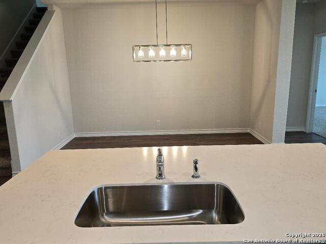 Listing photo id 8 for 21010 Watercourse Way