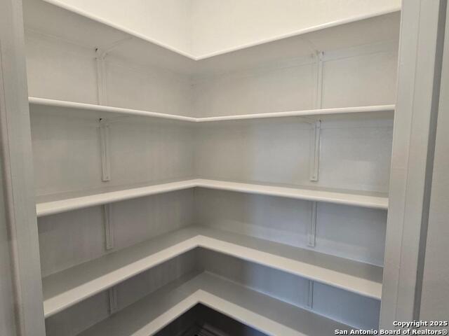 Listing photo id 11 for 21010 Watercourse Way