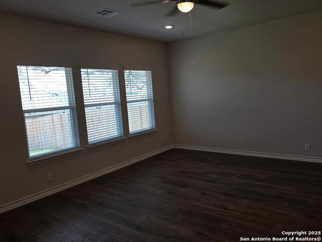 Listing photo id 13 for 21010 Watercourse Way
