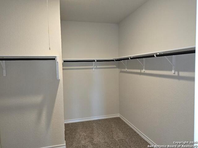 Listing photo id 19 for 21010 Watercourse Way