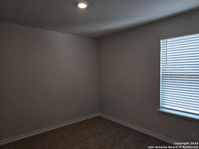 Listing photo id 20 for 21010 Watercourse Way