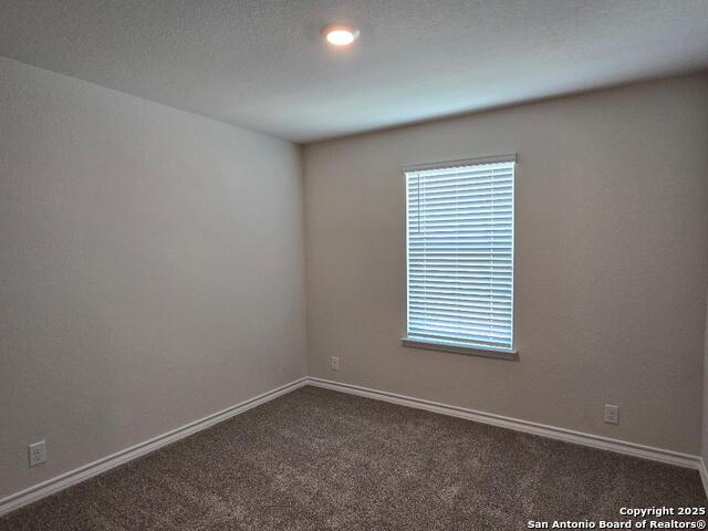 Listing photo id 24 for 21010 Watercourse Way