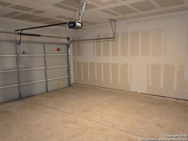 Listing photo id 27 for 21010 Watercourse Way