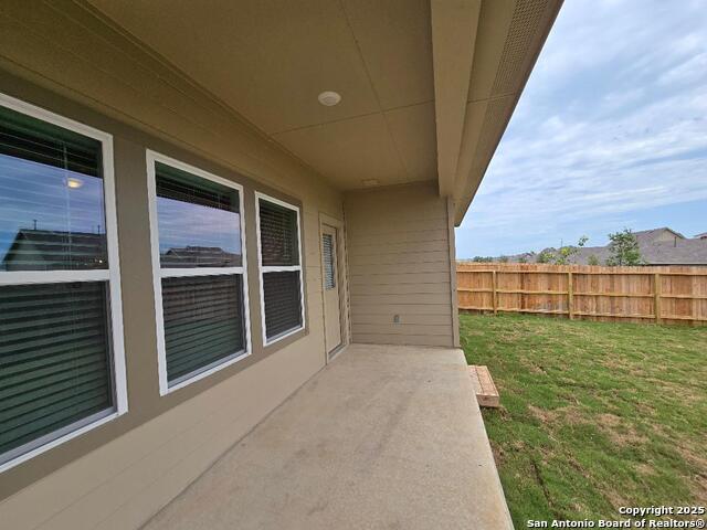 Listing photo id 28 for 21010 Watercourse Way