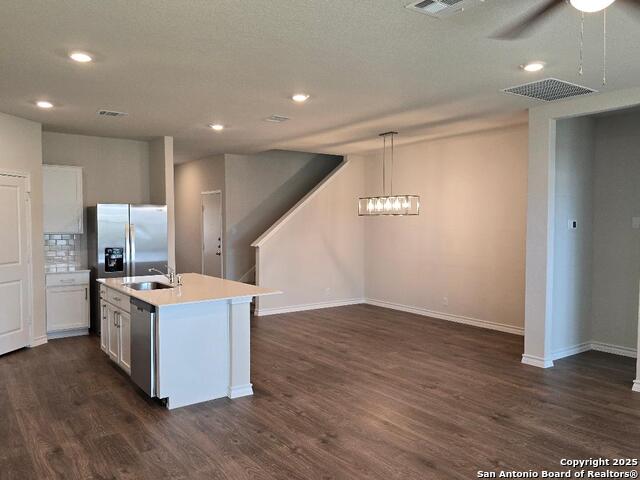 Listing photo id 4 for 21010 Watercourse Way