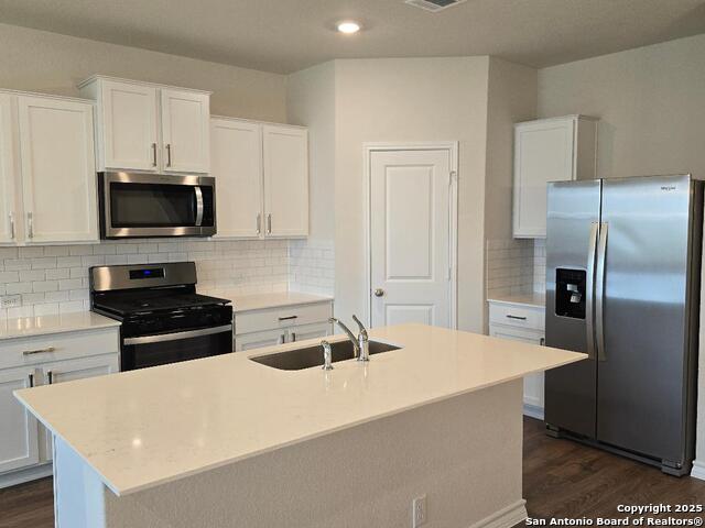Listing photo id 6 for 21010 Watercourse Way