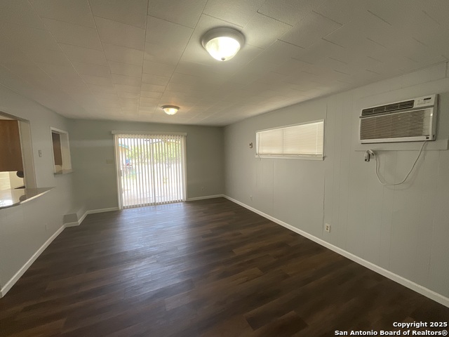 Image 17 of 26 For 207 Pinehurst