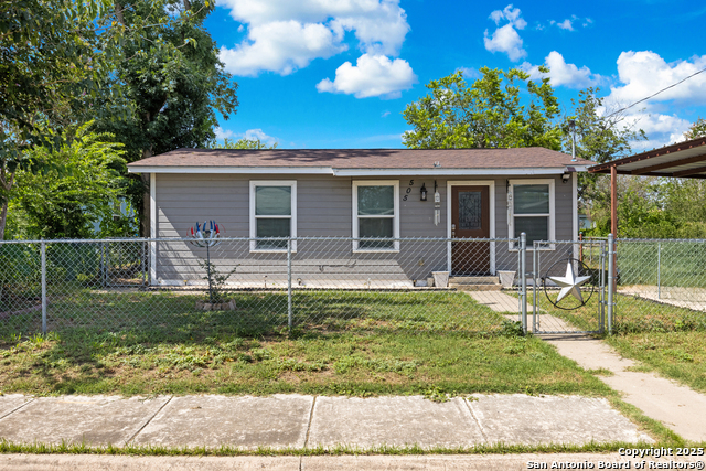 Details for 505 Avenue E, Poteet, TX 78065
