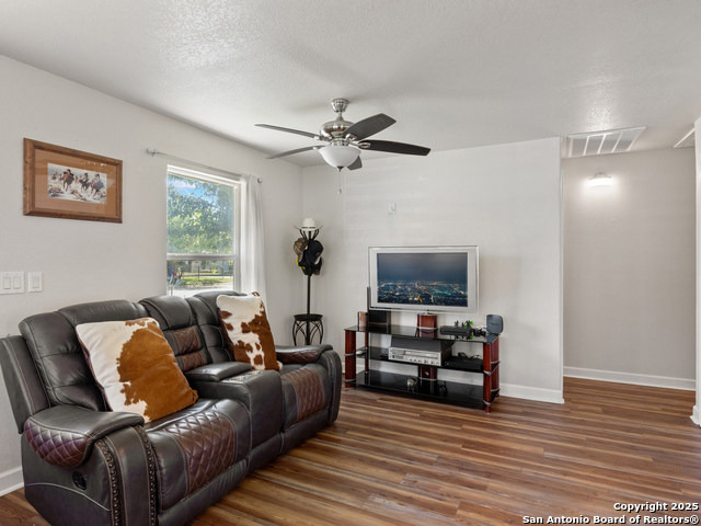 Image 8 of 22 For 505 Avenue E