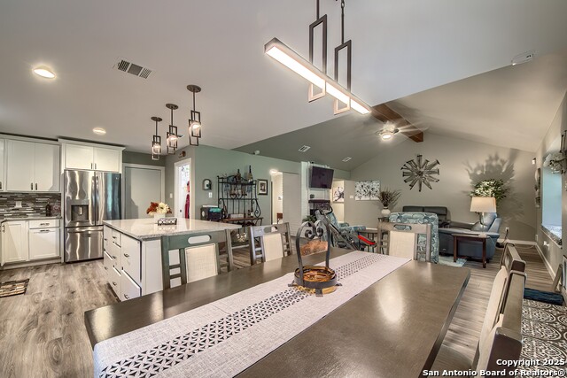 Listing photo id 8 for 9215 Thornbury