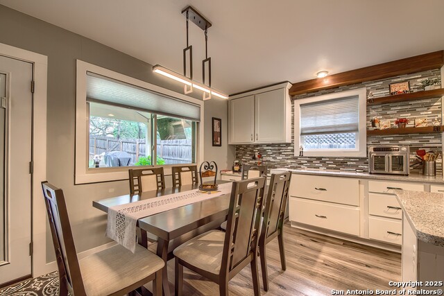 Listing photo id 9 for 9215 Thornbury