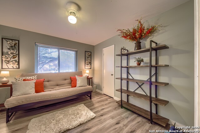 Listing photo id 16 for 9215 Thornbury