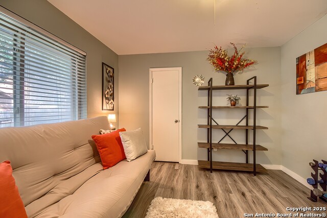 Listing photo id 17 for 9215 Thornbury