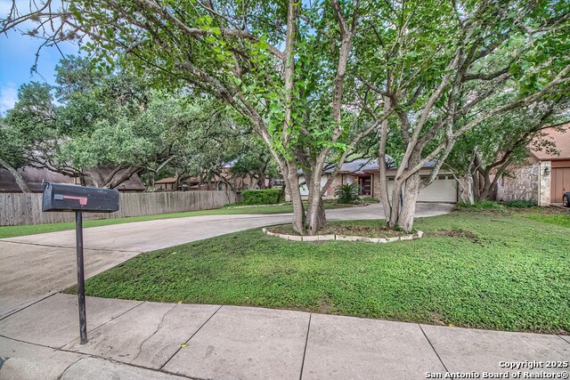 Listing photo id 0 for 9215 Thornbury