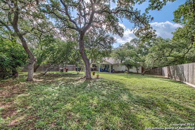 Listing photo id 23 for 9215 Thornbury