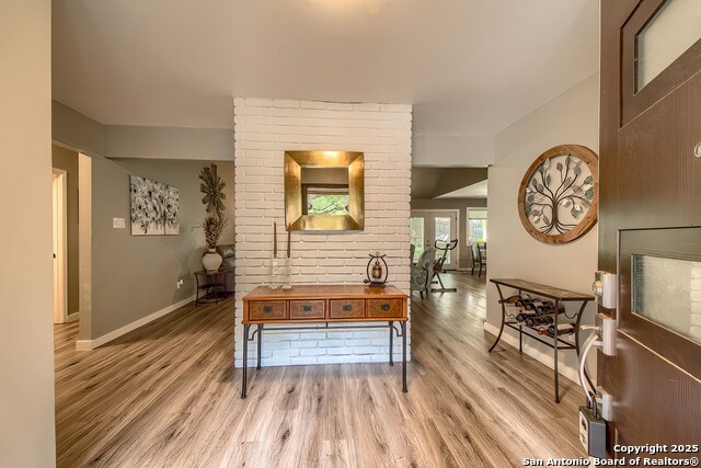 Listing photo id 2 for 9215 Thornbury