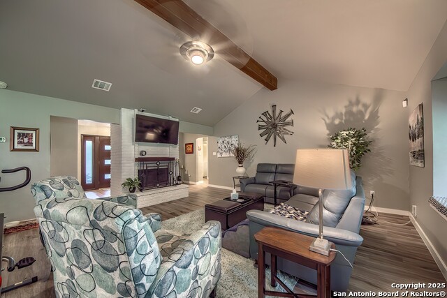 Listing photo id 5 for 9215 Thornbury