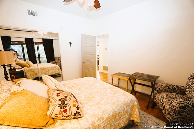Image 21 of 28 For 8642 Fredericksburg  402