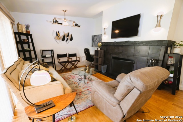 Image 4 of 28 For 8642 Fredericksburg  402