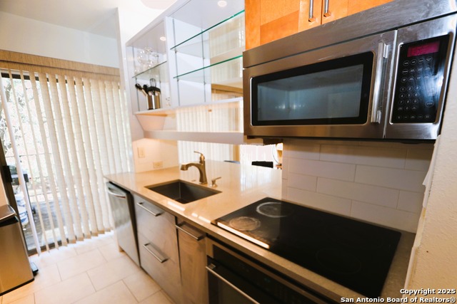 Image 7 of 28 For 8642 Fredericksburg  402