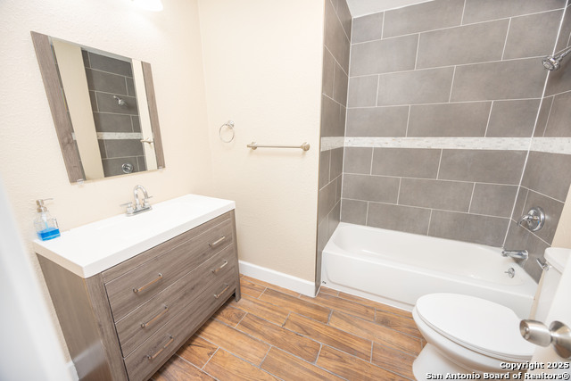 Listing photo id 12 for 9712 Big Geronimo St