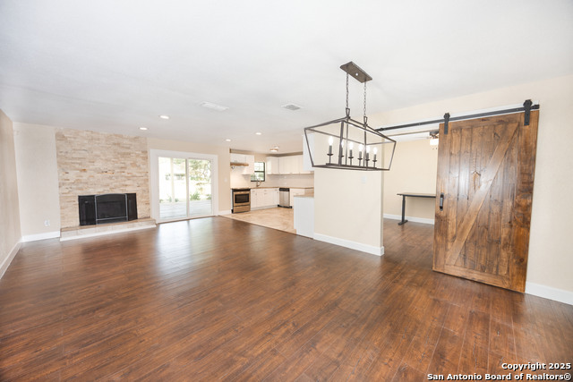 Listing photo id 2 for 9712 Big Geronimo St