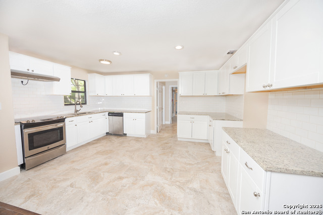Listing photo id 5 for 9712 Big Geronimo St