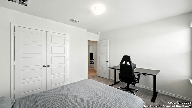 Image 19 of 33 For 419 Blacktail Dr