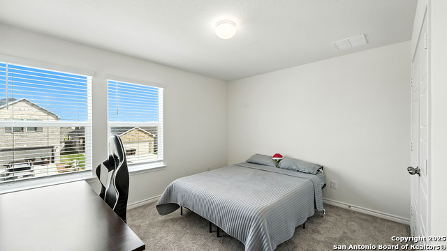 Image 20 of 33 For 419 Blacktail Dr