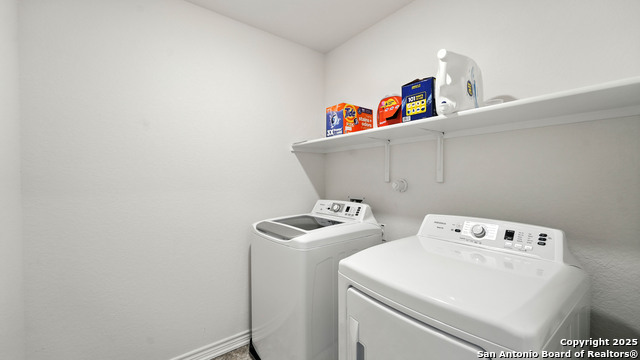 Image 23 of 33 For 419 Blacktail Dr