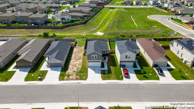 Image 27 of 33 For 419 Blacktail Dr