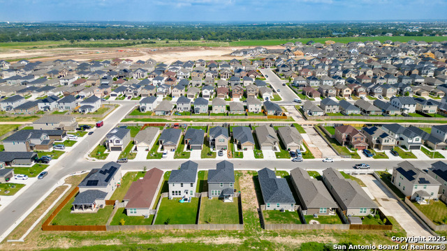 Image 28 of 33 For 419 Blacktail Dr