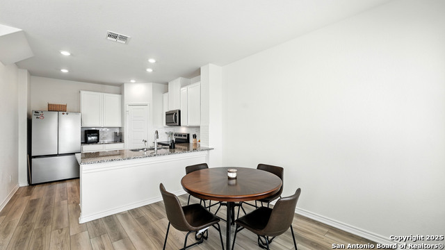 Image 6 of 33 For 419 Blacktail Dr