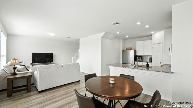 Image 7 of 33 For 419 Blacktail Dr