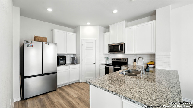 Image 8 of 33 For 419 Blacktail Dr