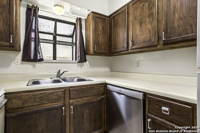 Image 7 of 15 For 2542 Babcock  D101