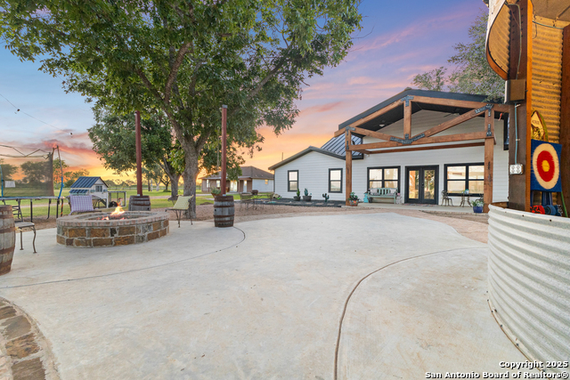 Listing photo id 28 for 1591 Leissner School