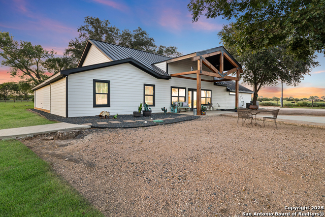Listing photo id 29 for 1591 Leissner School
