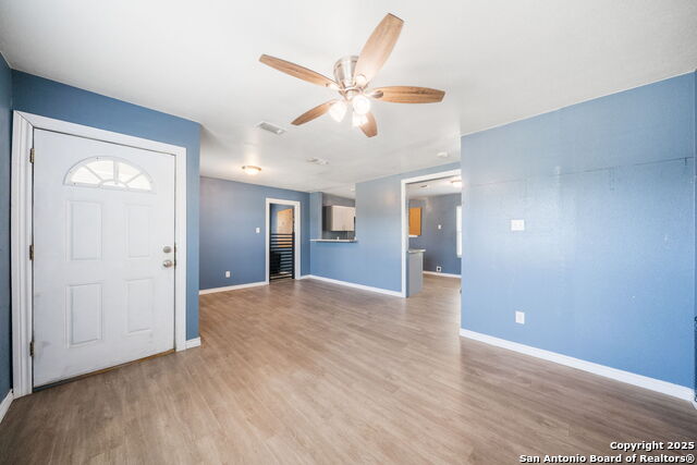Listing photo id 4 for 915 Deely