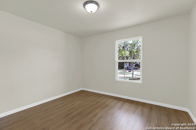 Image 15 of 24 For 5111 Edgemoor
