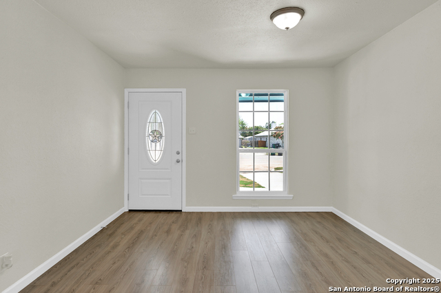 Image 7 of 24 For 5111 Edgemoor