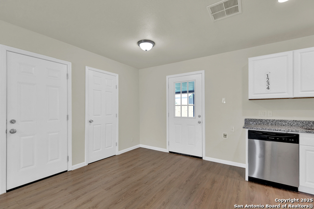 Image 9 of 24 For 5111 Edgemoor