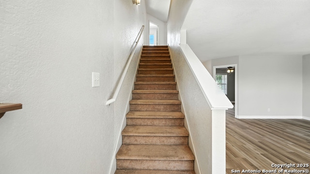 Image 18 of 40 For 209 Hinge  