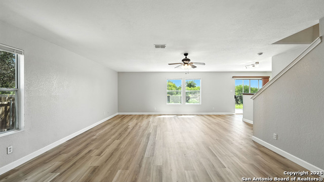 Image 7 of 40 For 209 Hinge  